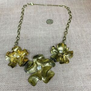 VCLM Gold Crystal Flower Necklace‎